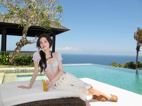 Full leaked Song yuqi page private onlyfans photo