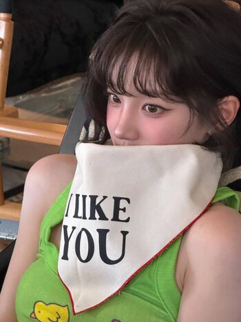 Full leaked Song yuqi page private onlyfans photo