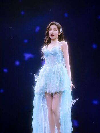 Full leaked Song yuqi page private onlyfans photo