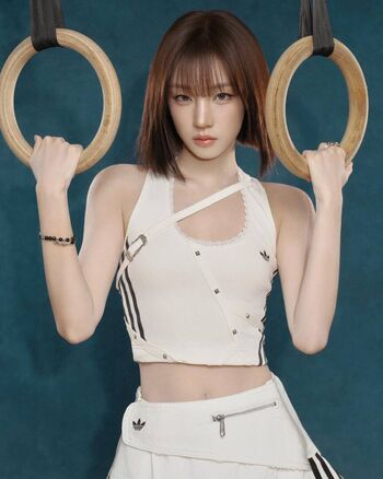 Full leaked Song yuqi private onlyfans photo