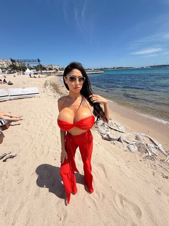 Full leaked Soniaalxis page private onlyfans photo