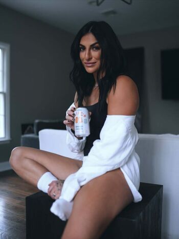 Sonya Deville