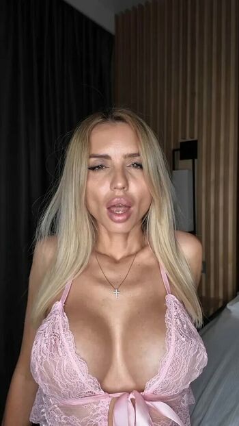 Full leaked Sonya gold private onlyfans photo