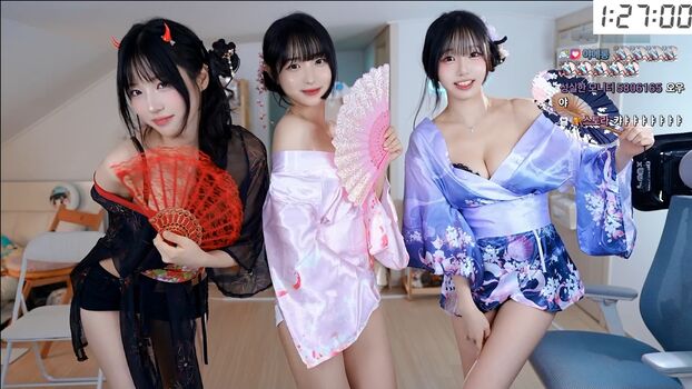 Full leaked Sooflower private onlyfans photo