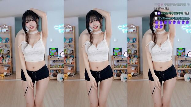 Full leaked Sooflower page private onlyfans photo