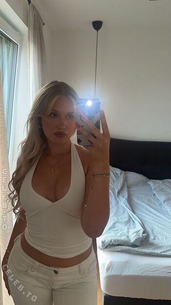 Full leaked Sophiaaperlaa private onlyfans photo