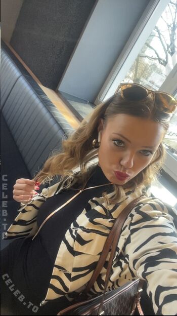Full leaked Sophiawestend private onlyfans photo