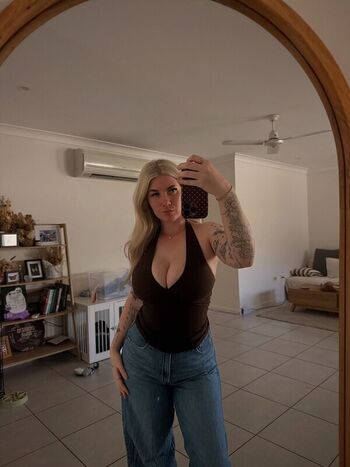 Full leaked Sophie bignell private onlyfans photo