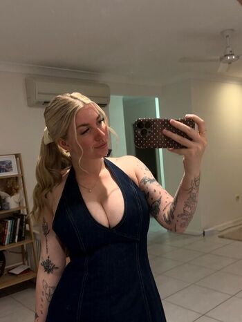 Full leaked Sophie bignell private onlyfans photo