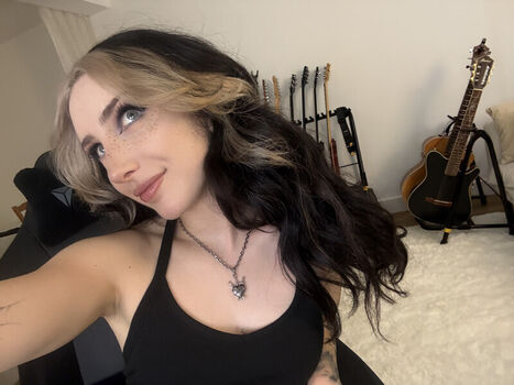 Full leaked Sophie burrell page private onlyfans photo