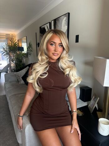 Full leaked Sophie day page private onlyfans photo