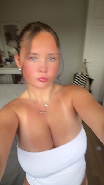 Full leaked Sophie lamont page private onlyfans photo
