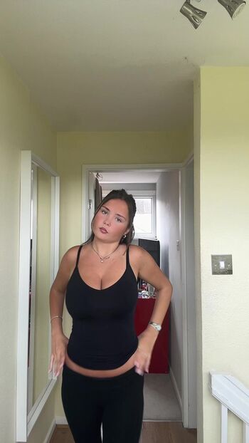 Full leaked Sophie lamont private onlyfans photo