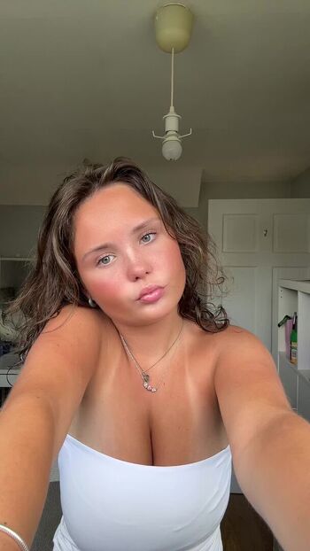 Full leaked Sophie lamont private onlyfans photo