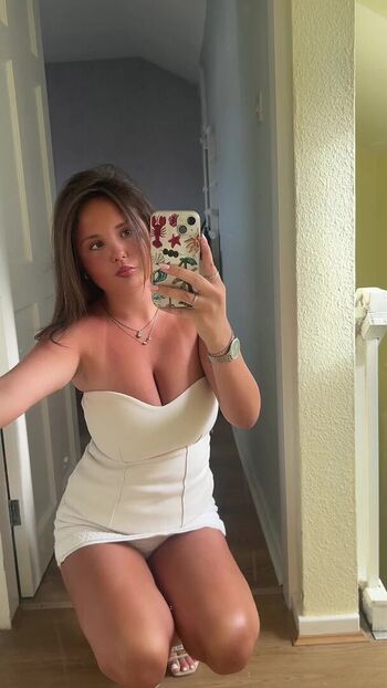 Full leaked Sophie lamont private onlyfans photo