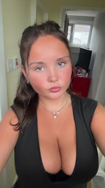 Full leaked Sophie lamont private onlyfans photo