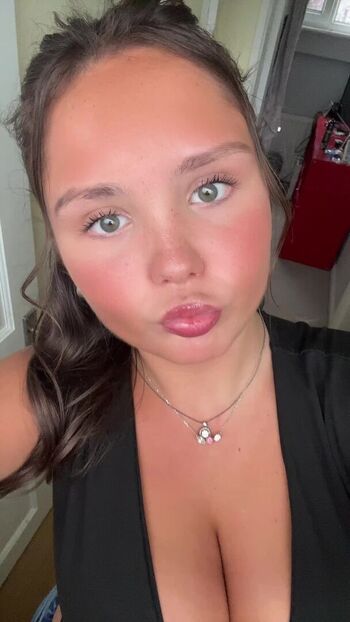 Full leaked Sophie lamont private onlyfans photo