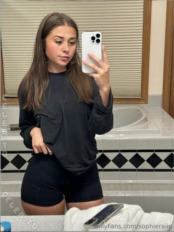Full leaked Sophie rain page private onlyfans photo