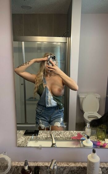 Full leaked Sophie riedemann private onlyfans photo