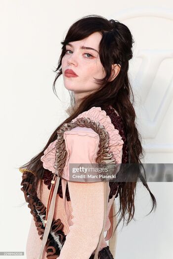 Full leaked Sophie thatcher private onlyfans photo