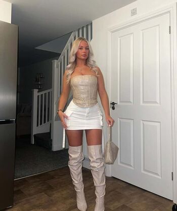 Full leaked Sophiepalmerx private onlyfans photo