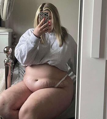 Full leaked Sophiesbelly private onlyfans photo