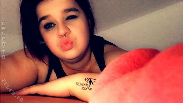 Full leaked Sophieschmande private onlyfans photo