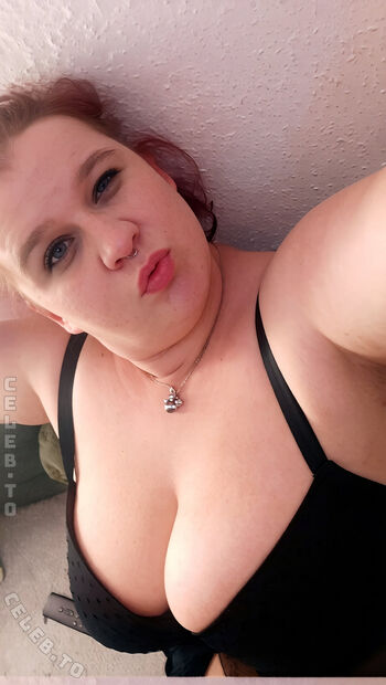 Full leaked Sophieschmande private onlyfans photo