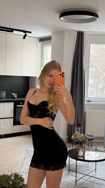 Full leaked Sophiesouth private onlyfans photo