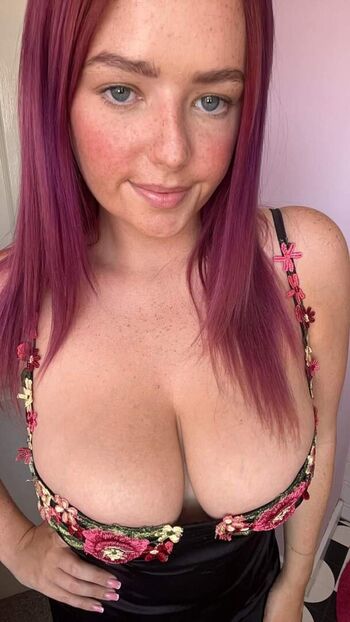 Full leaked Sophieyogi private onlyfans photo