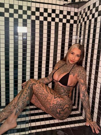Full leaked Split tongue bri private onlyfans photo