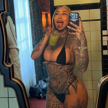 Full leaked Split tongue bri page private onlyfans photo