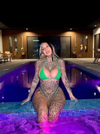 Full leaked Split tongue bri page private onlyfans photo