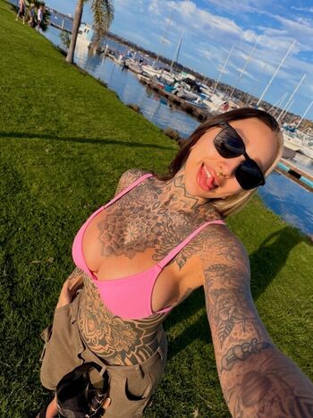 Full leaked Split tongue bri private onlyfans photo