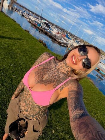 Full leaked Split tongue bri private onlyfans photo