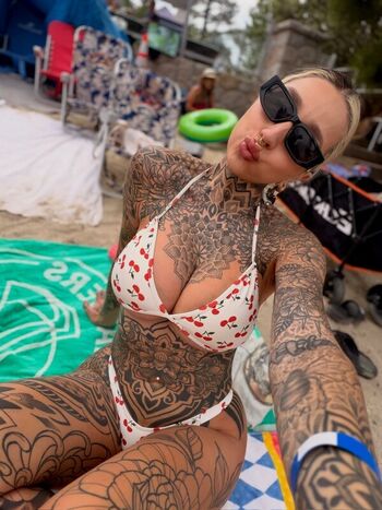 Full leaked Split tongue bri private onlyfans photo