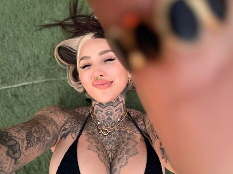 Full leaked Split tongue bri private onlyfans photo