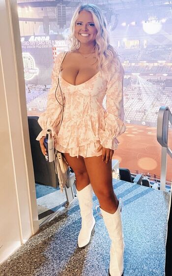 Full leaked Ssarahgmartin private onlyfans photo