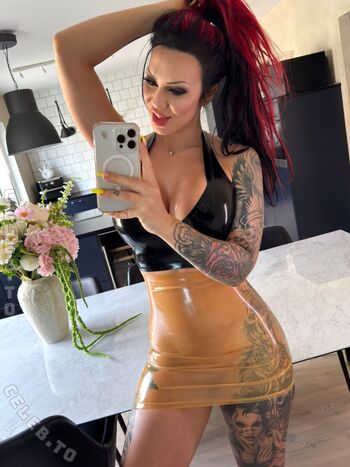 Starfuckedmodel