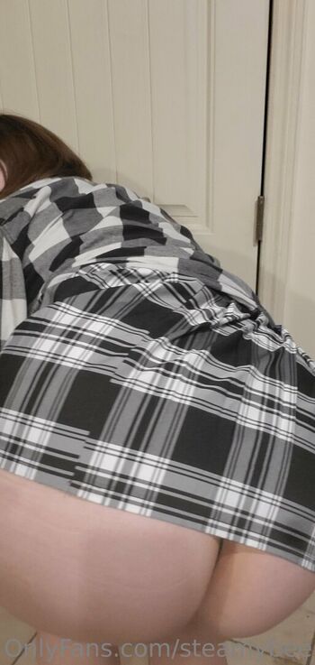 Full leaked Steamybee private onlyfans photo