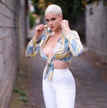 Stefania Model