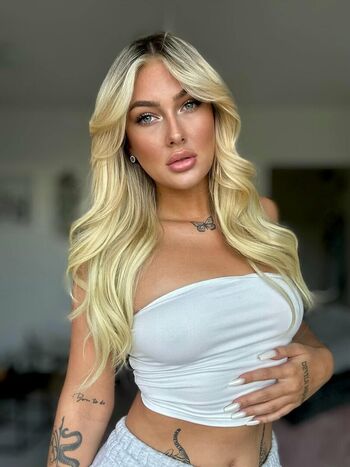 Full leaked Stellablond private onlyfans photo