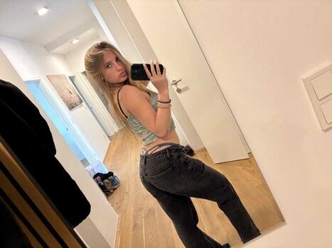 stellas_secret0