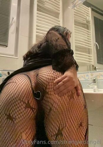 Full leaked Strangledangel private onlyfans photo