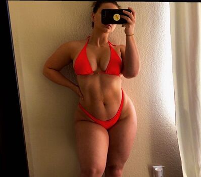 Strong AND Curvy Women