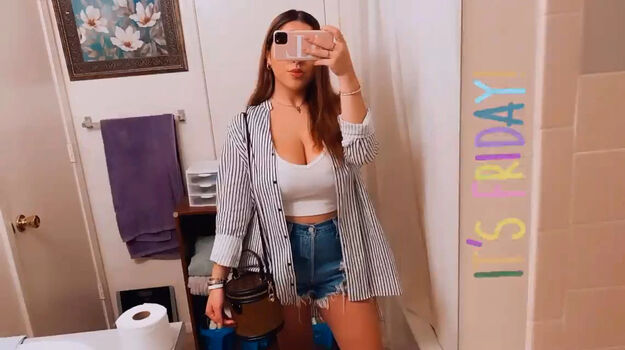 Full leaked Stylinbyaylin private onlyfans photo
