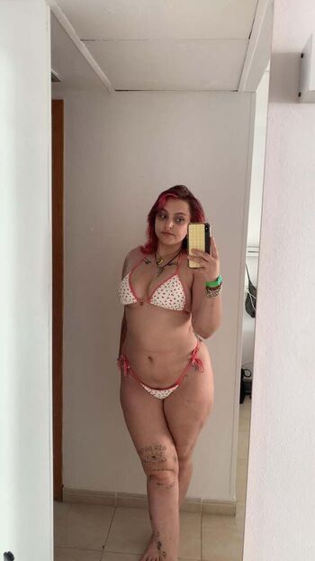 Full leaked Succibitch private onlyfans photo