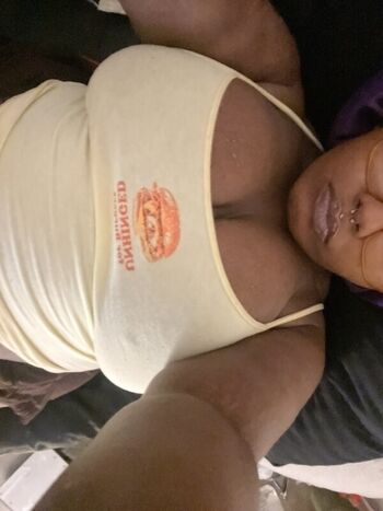 Full leaked Succubusmiaa private onlyfans photo