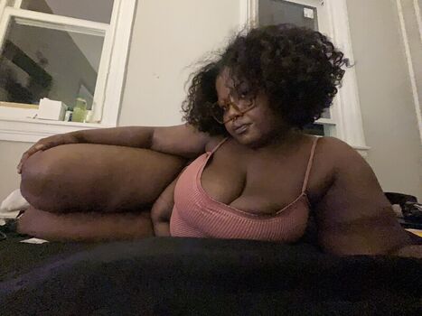 Full leaked Succubusmiaa private onlyfans photo