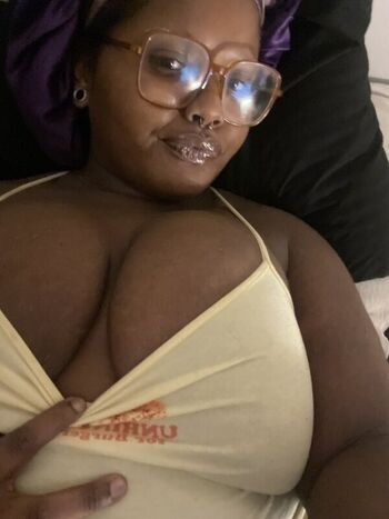 Full leaked Succubusmiaa private onlyfans photo